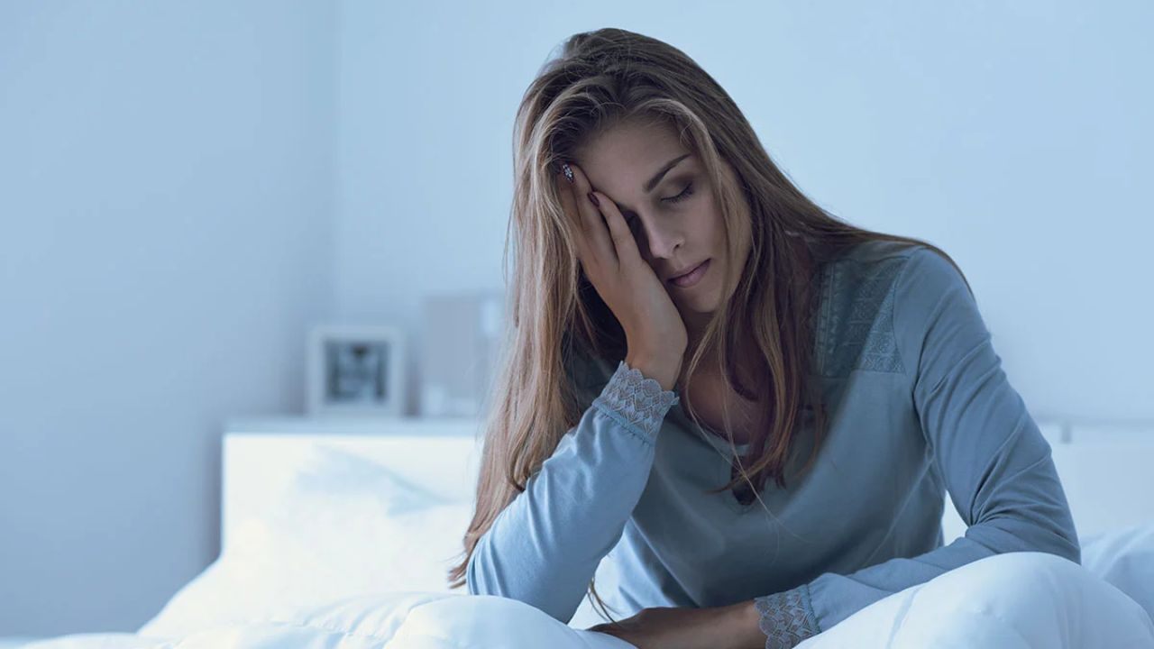 Fatigue Persistante Après le Sommeil : Causes, Qualité du Sommeil et Solutions Pratiques