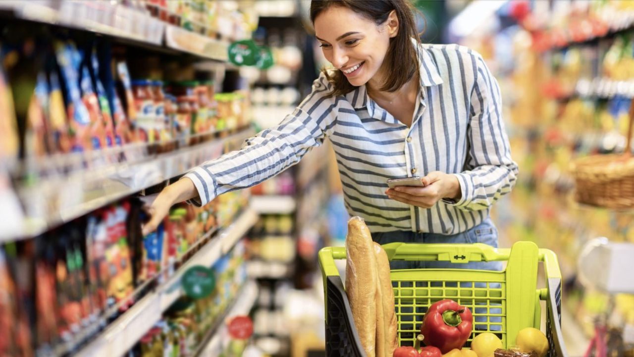 Comment dépenser moins pour les courses en France : habitudes quotidiennes pour gérer son budget, astuces shopping et applications pratiques pour économiser