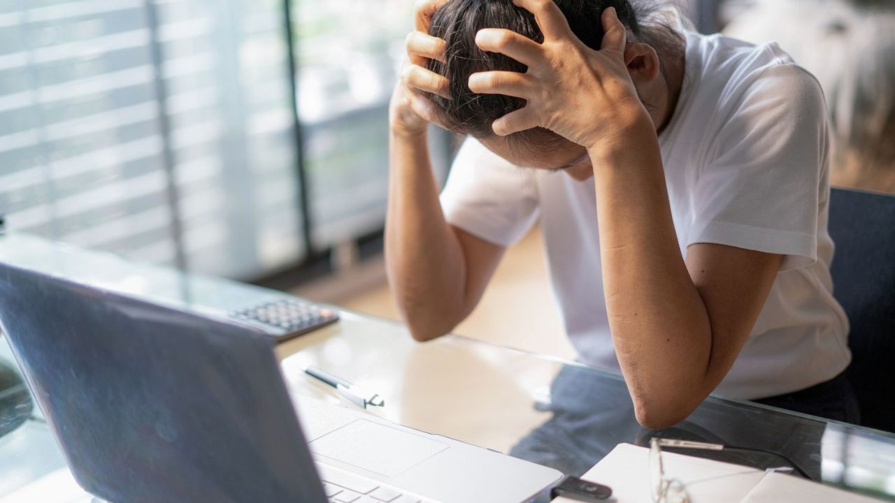 Feeling Overwhelmed All The Time: What It Means, Why It Happens, And How To Get Relief [FR]