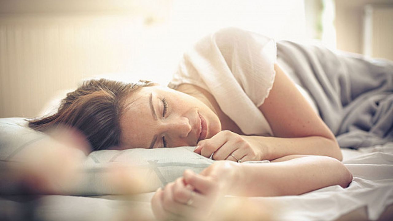 Fatigue Persistante Après le Sommeil : Causes, Qualité du Sommeil et Solutions Pratiques