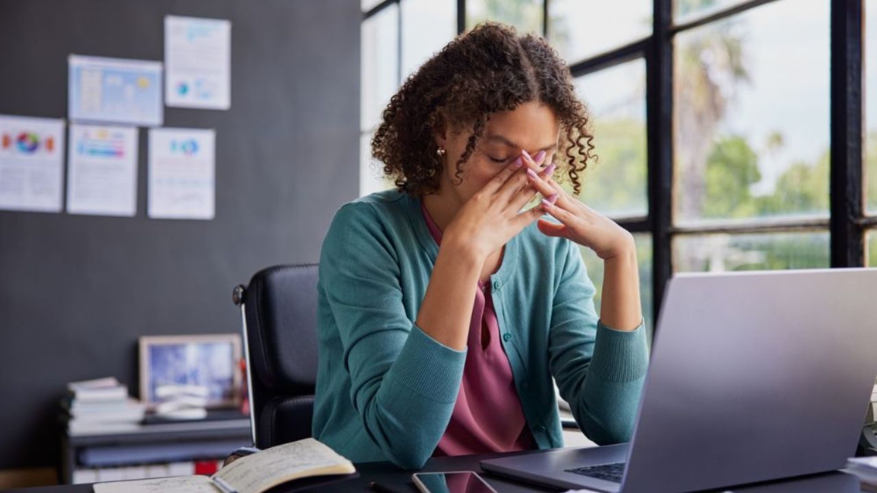 Feeling Overwhelmed All The Time: What It Means, Why It Happens, And How To Get Relief [FR]