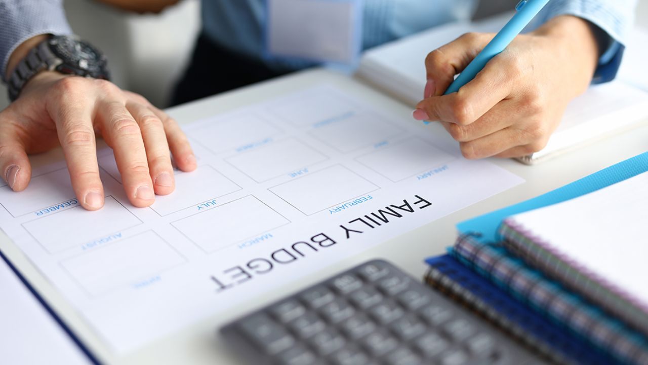 Comment organiser votre budget mensuel en France sans vous compliquer la vie