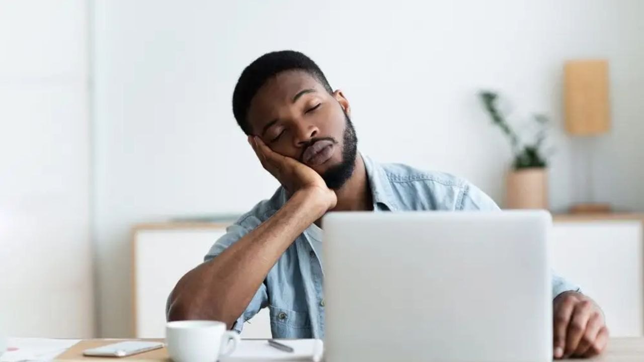 La fatigue mentale augmente : pourquoi elle ne cesse de croître et ce qui aide vraiment