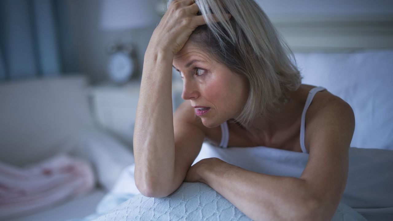 Pourquoi votre cerveau n’arrive pas à se déconnecter la nuit et comment y remédier